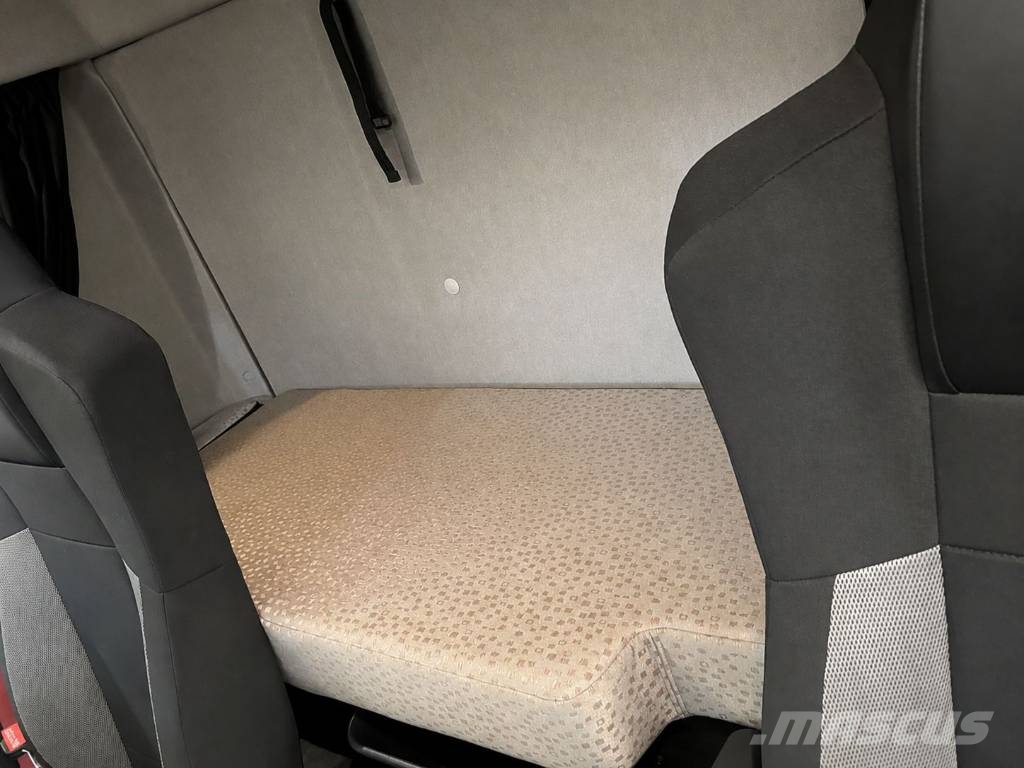 Renault D 240.12 Liftgate DHOLLANDIA Шасси с кабиной
