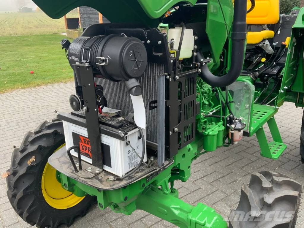 John Deere 5050 D الجرارات