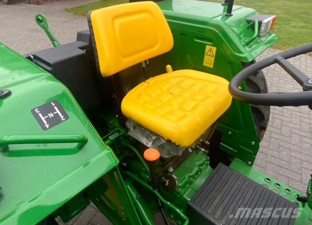 John Deere 5050 D الجرارات