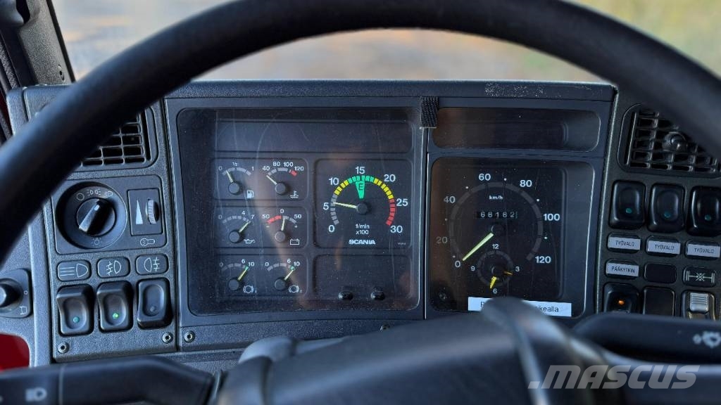 Scania P 94 Tienhoitoautot
