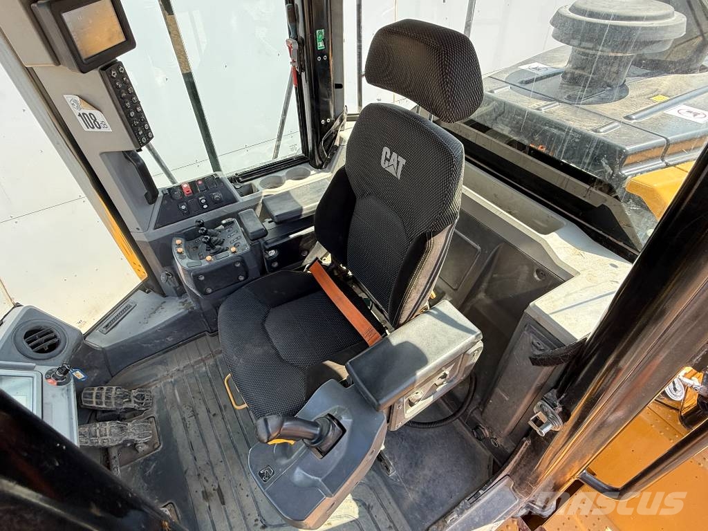 CAT 966M - Automatic Greasing / 3th Function Wheel loaders