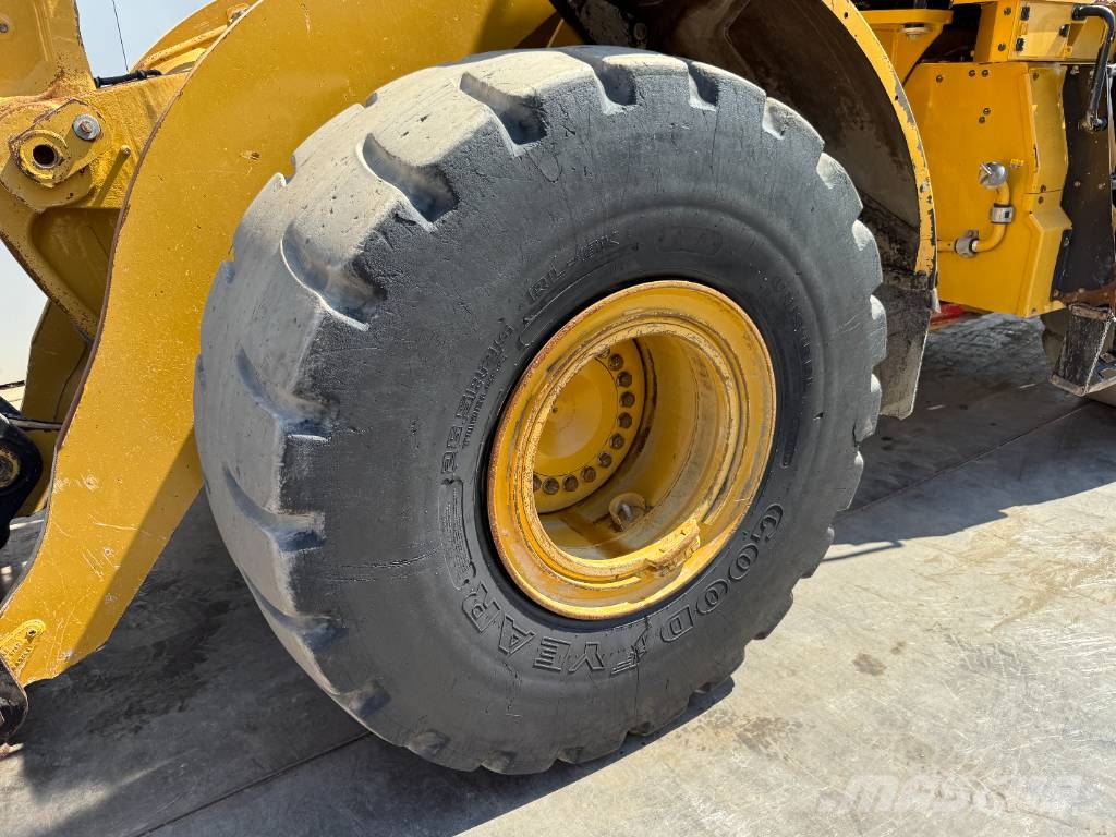 CAT 966M - Automatic Greasing / 3th Function Wheel loaders