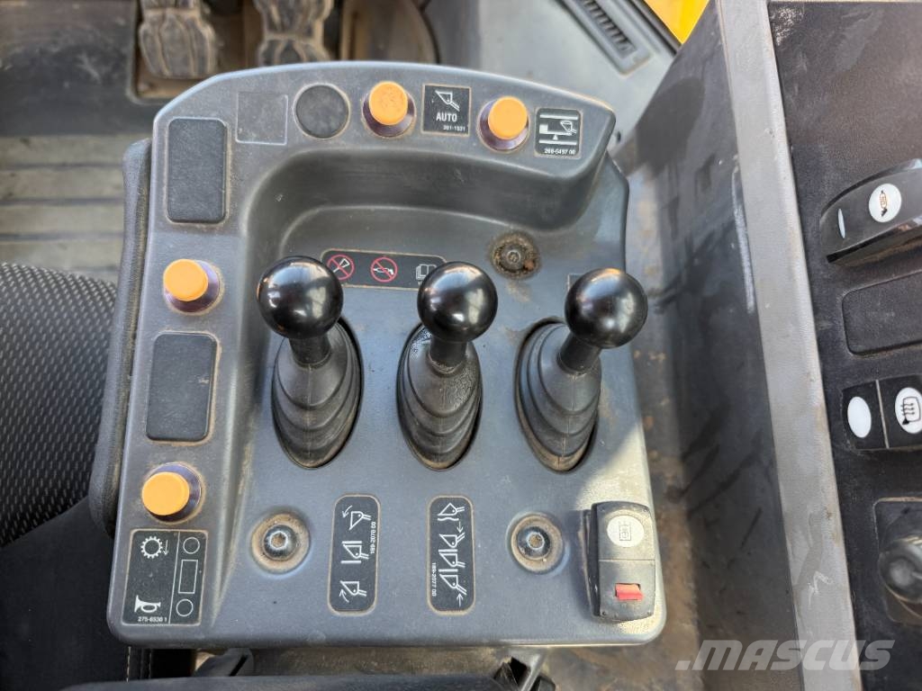 CAT 966M - Automatic Greasing / 3th Function Wheel loaders