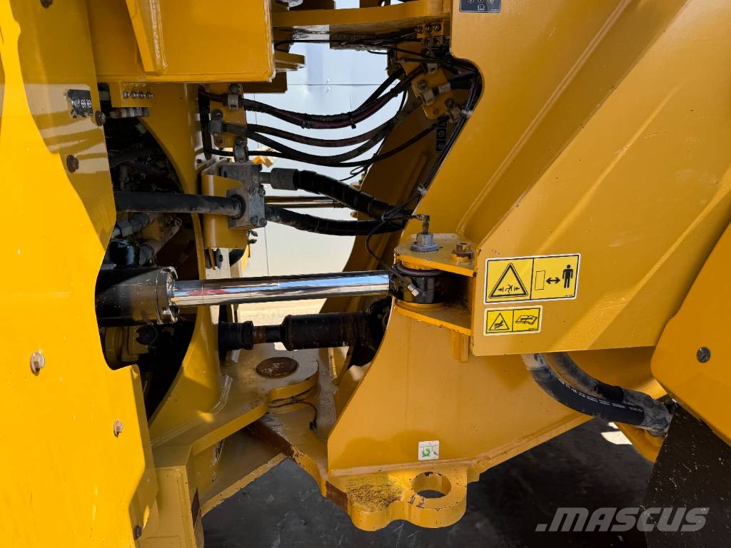 CAT 966M - Automatic Greasing / 3th Function Wheel loaders