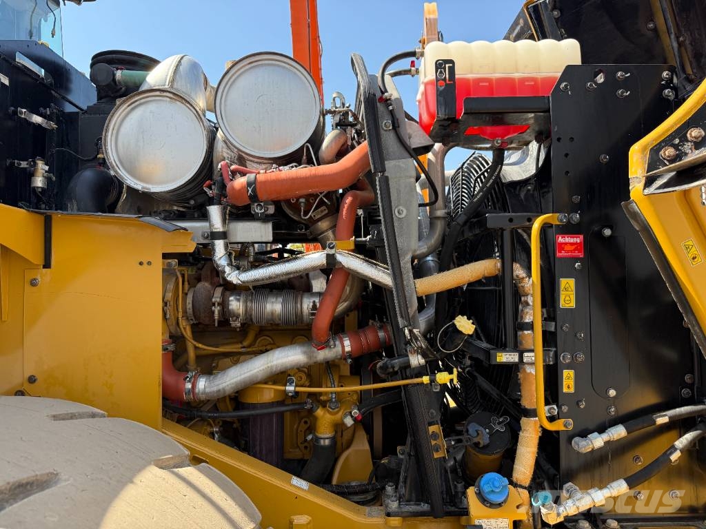 CAT 966M - Automatic Greasing / 3th Function Wheel loaders