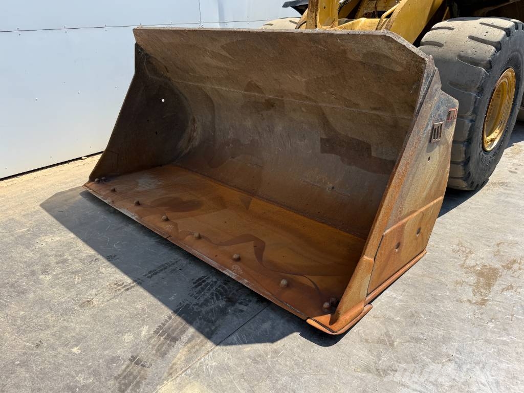 CAT 966M - Automatic Greasing / 3th Function Wheel loaders