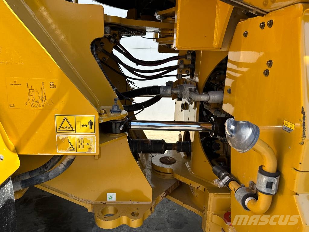 CAT 966M - Automatic Greasing / 3th Function Wheel loaders