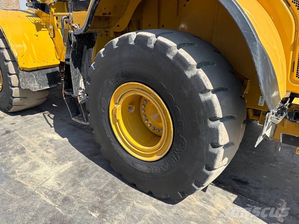 CAT 966M - Automatic Greasing / 3th Function Wheel loaders