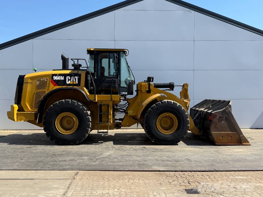CAT 966M - Automatic Greasing / 3th Function Wheel loaders