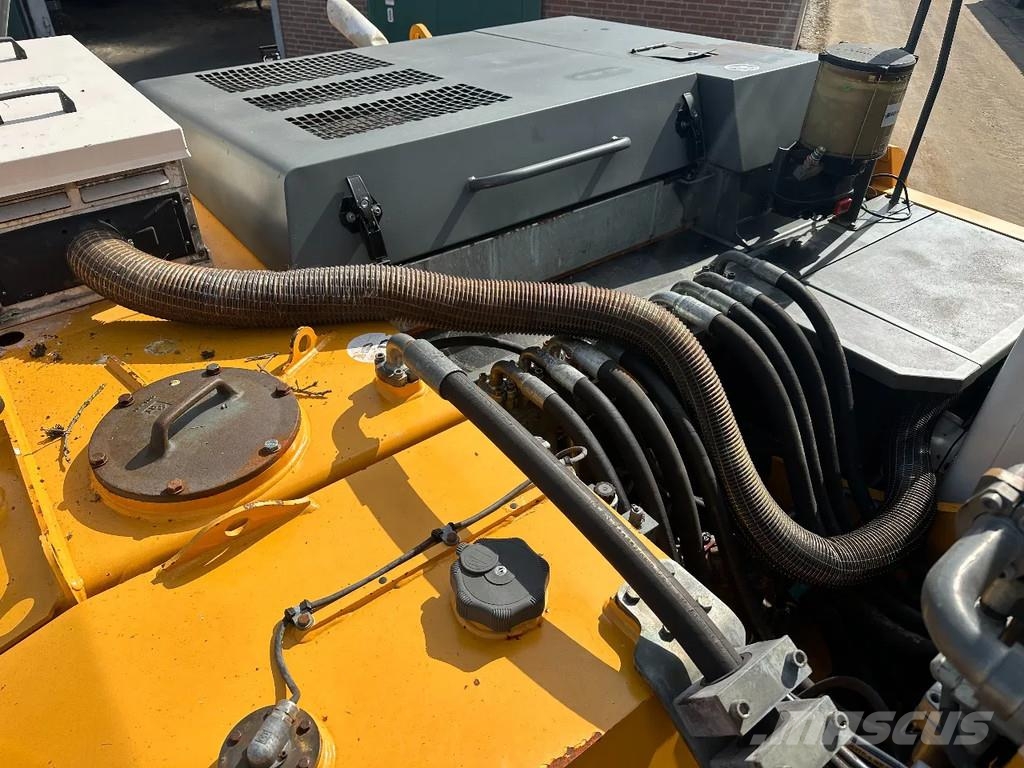 Liebherr R934C HDSL Escavadeiras de esteiras