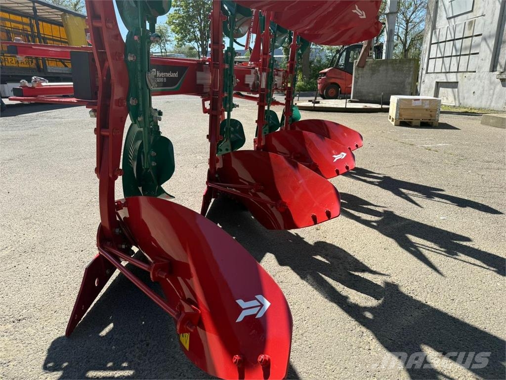 Kverneland 2300B Dvojstranné pluhy