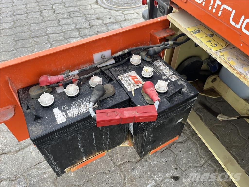 JLG 1230ES 垂直昇降型リフト