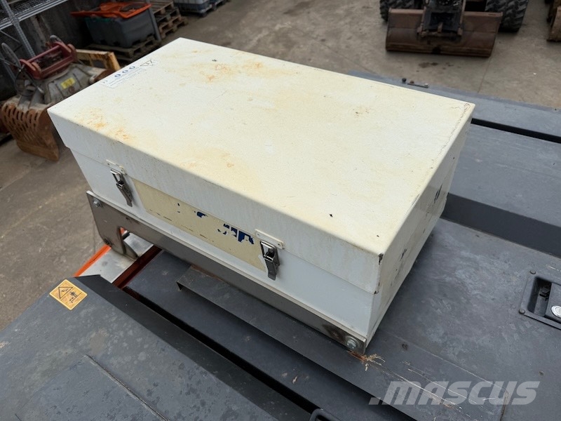 Hitachi ZX170W-6 حفارات بعجل