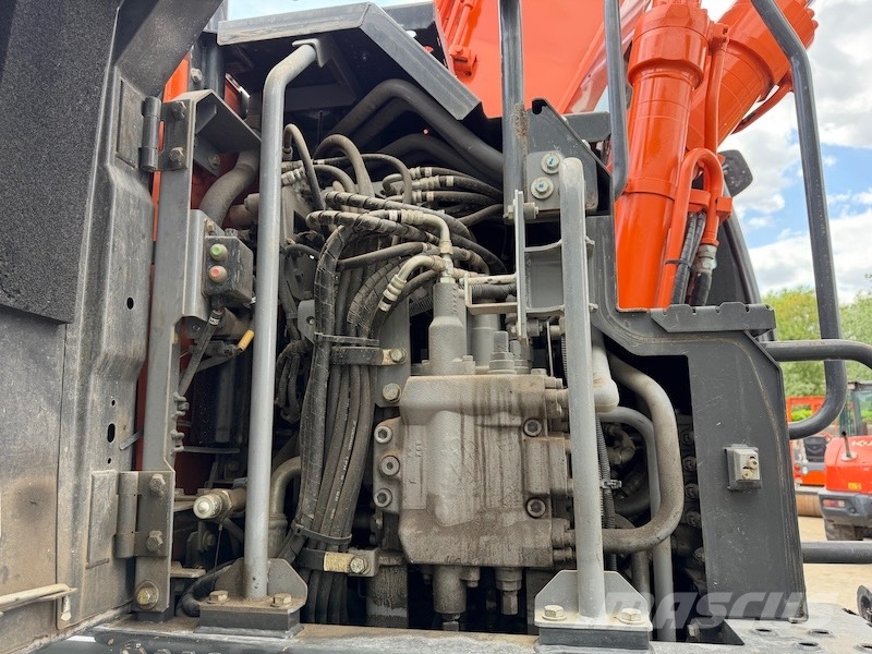 Hitachi ZX170W-6 حفارات بعجل