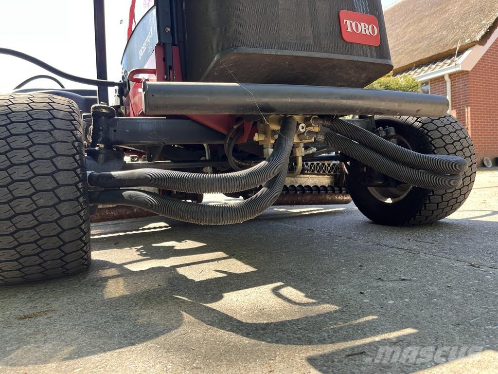Toro Reelmaster 5010-H Crosstrax AWD ركوب الحشائش