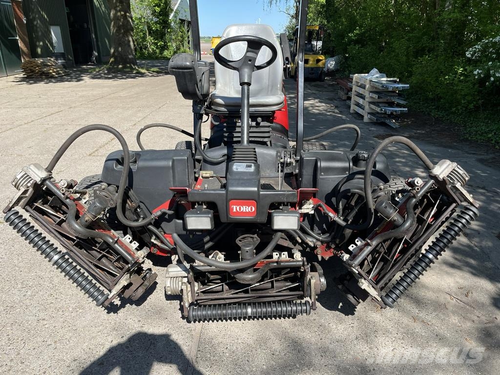 Toro Reelmaster 5010-H Crosstrax AWD ركوب الحشائش