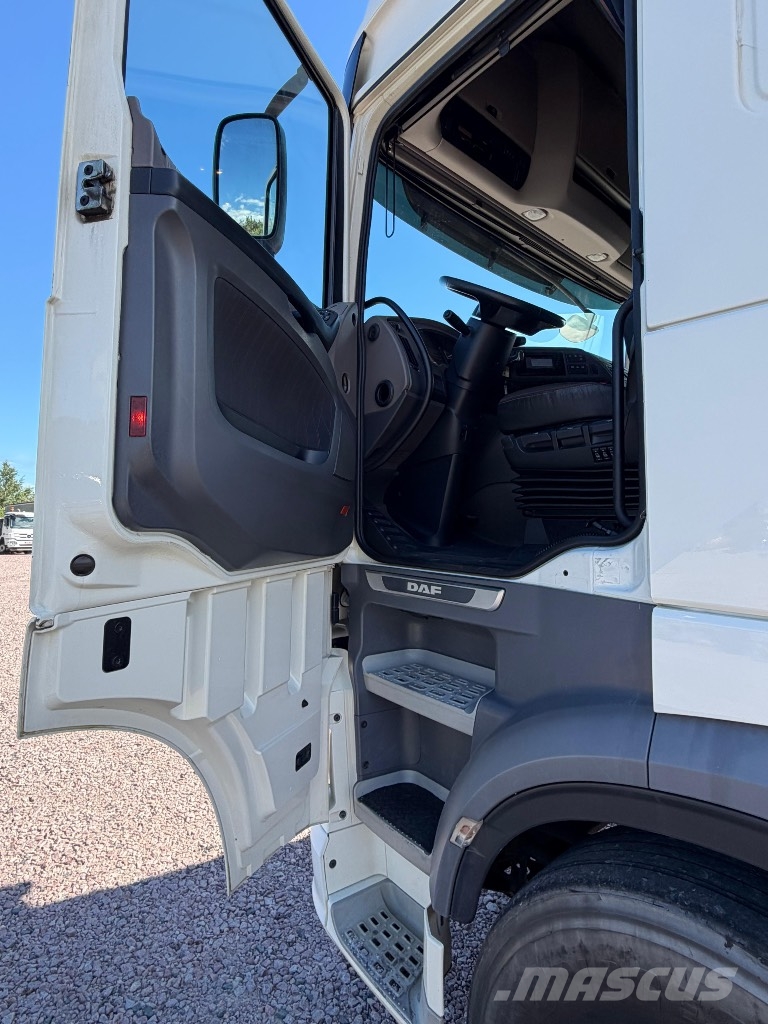 DAF XF 530 8x2/4 Chassis