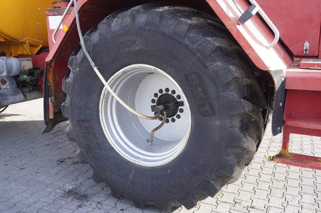 TerraGator TG 3104 Self-propelled liquid manure spreader ماكينات وملحقات تسميد أخرى