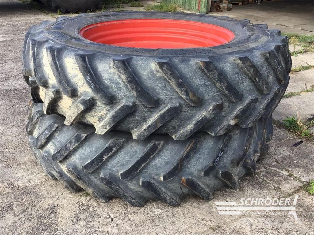 Fendt 520/70 R34 + 520/85 R46 PFLEGERÄDER Ruedas