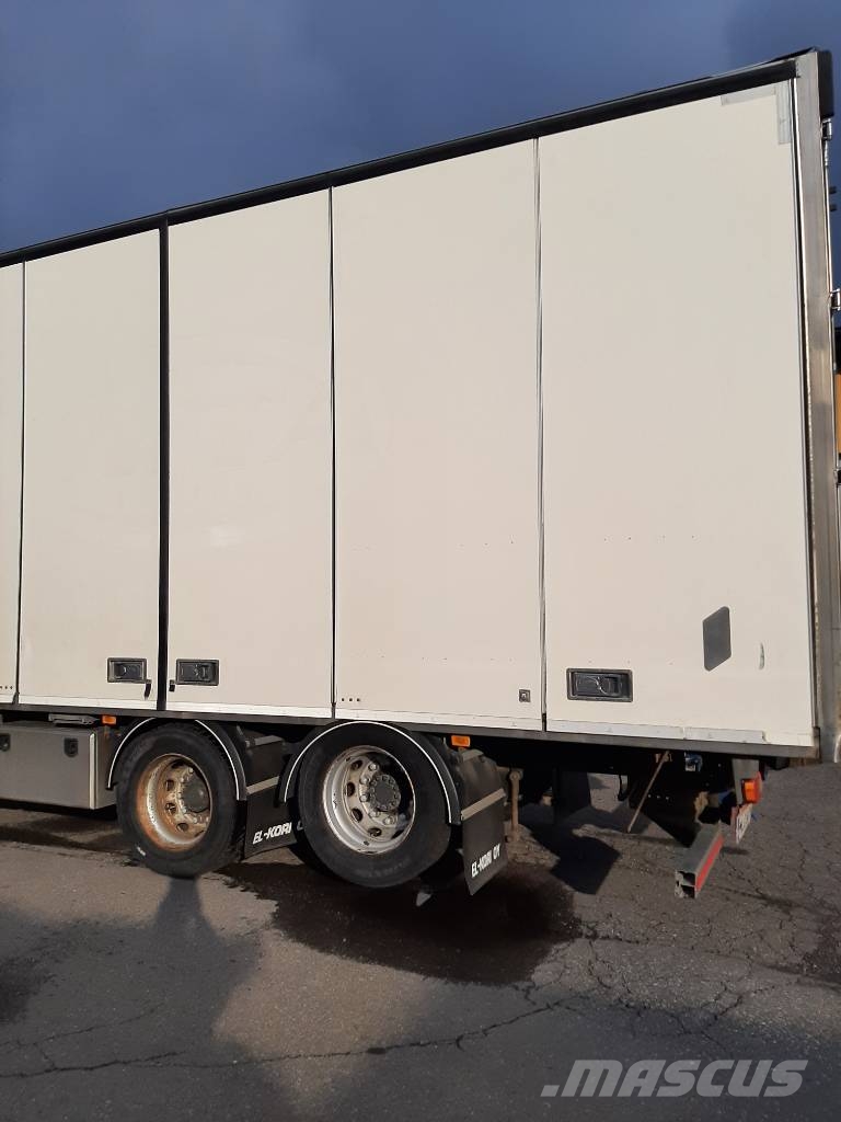 Volvo FH 13 Camiones con caja de remolque