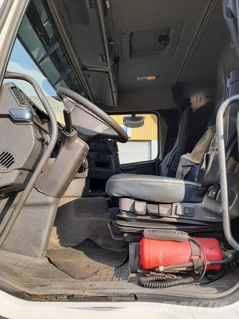 Volvo FH 13 Camiones con caja de remolque