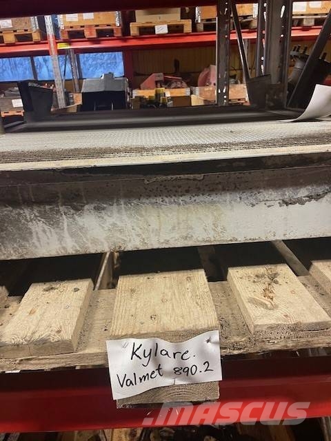 Valmet 890.2 Jäähdyttimet