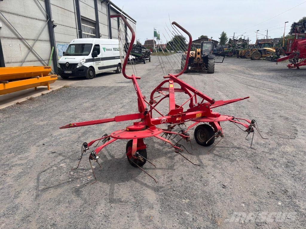Lely Lotus 300 Rastrillos y henificadores