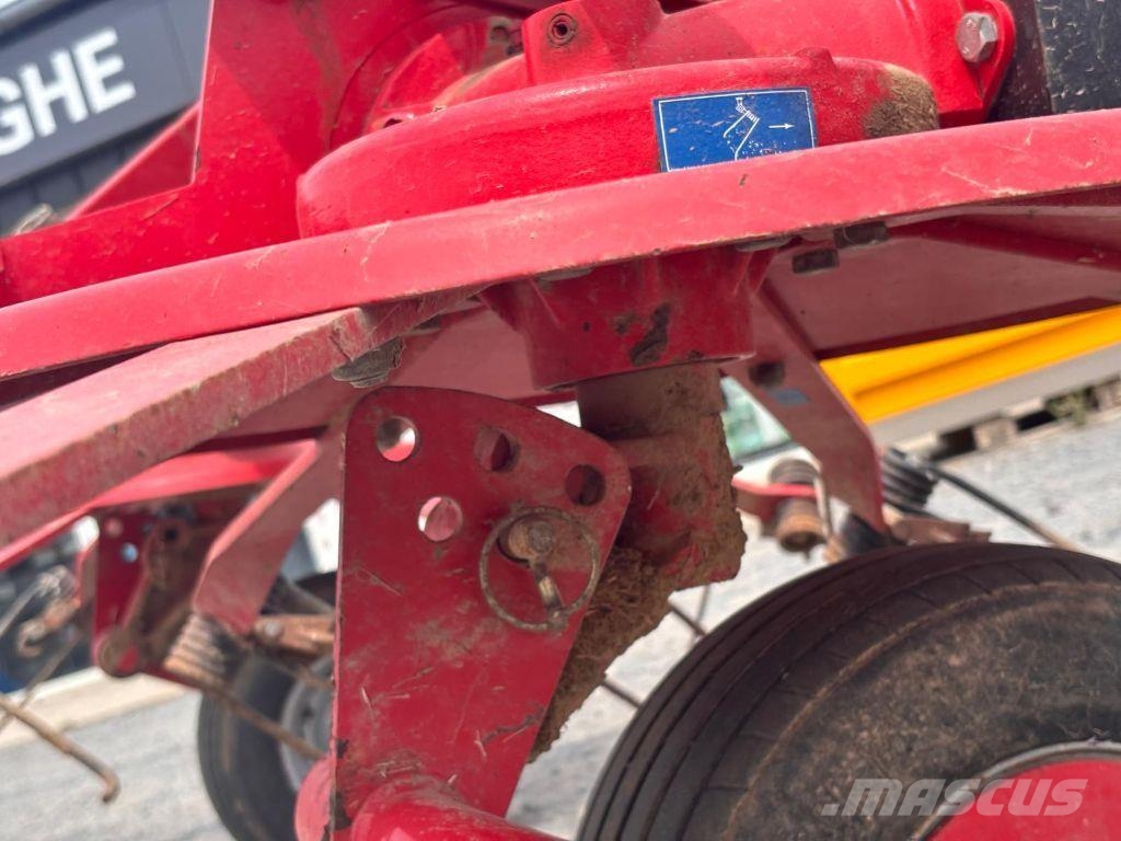 Lely Lotus 300 مكابس وميبسات التبن