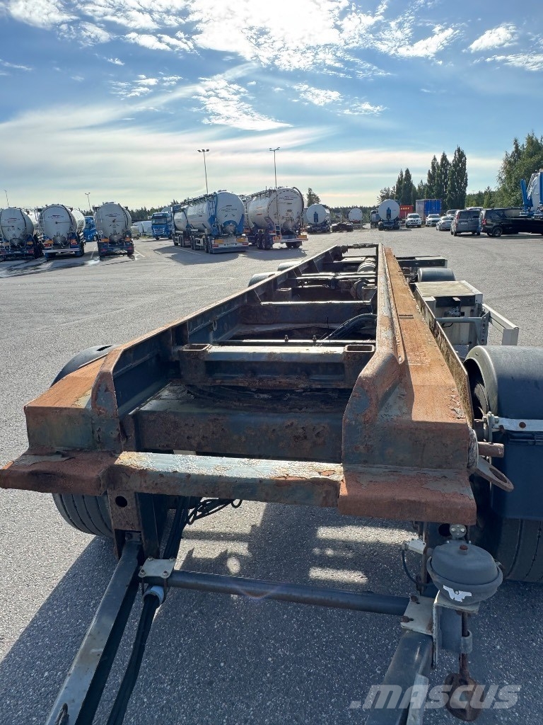 Jyki V31-W0, vaihtolavaperävaunu Remolques desmontables