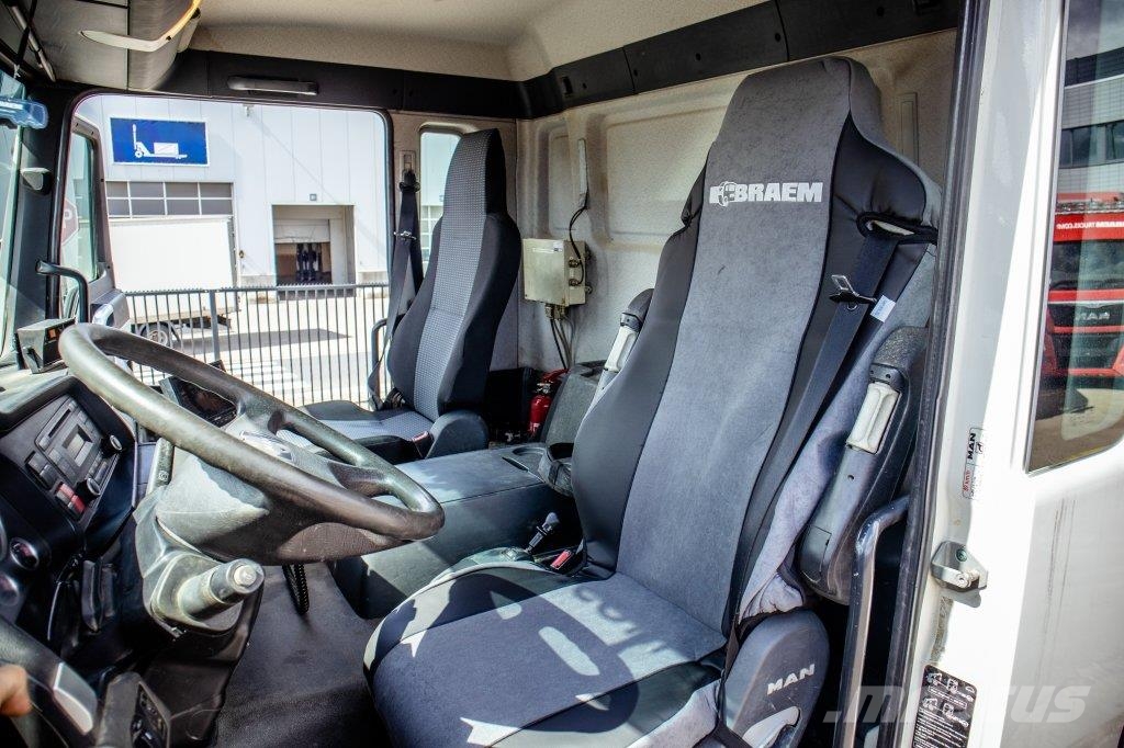 MAN TGS 32.400BB+LIEBHERR 8M³+BAND/TAPIS 16m Camiones hormigonera