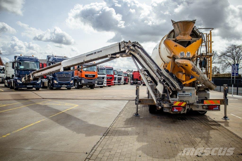 MAN TGS 32.400BB+LIEBHERR 8M³+BAND/TAPIS 16m Camiones hormigonera