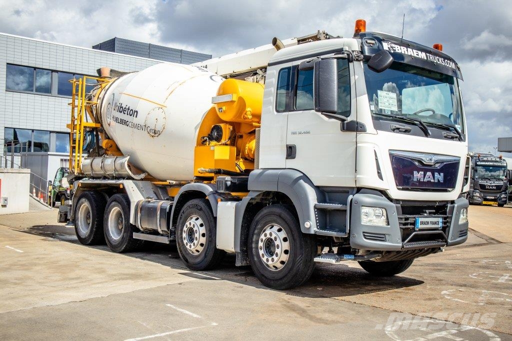 MAN TGS 32.400BB+LIEBHERR 8M³+BAND/TAPIS 16m Camiones hormigonera