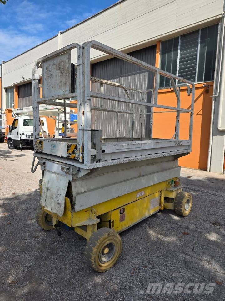 Airo SF 820 Šķerveida pacēlāji