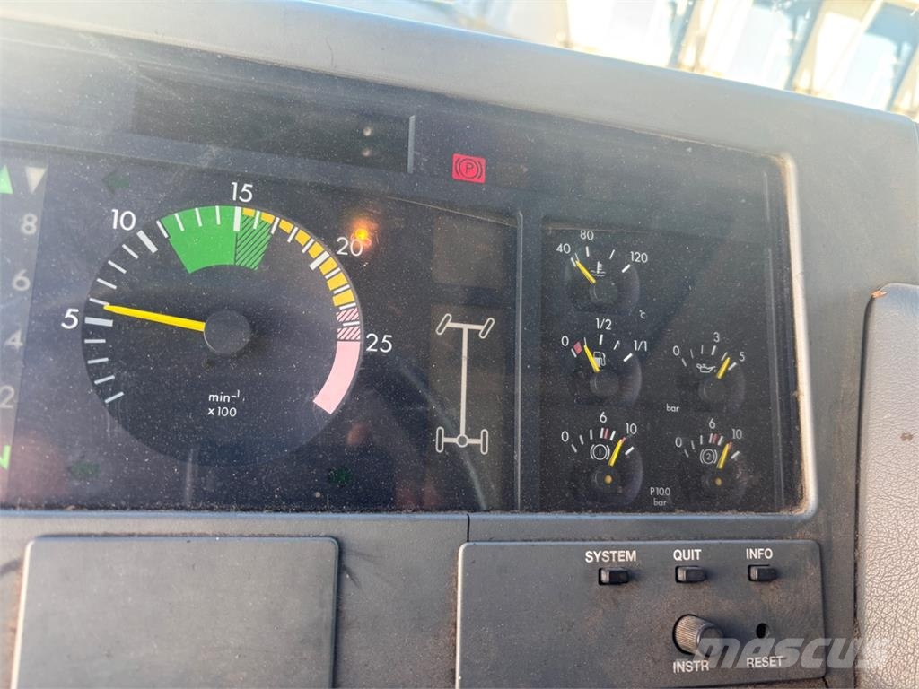 Mercedes-Benz ACTROS 1831 + CAPPELLOTO شاحنات بمقصورة وهيكل
