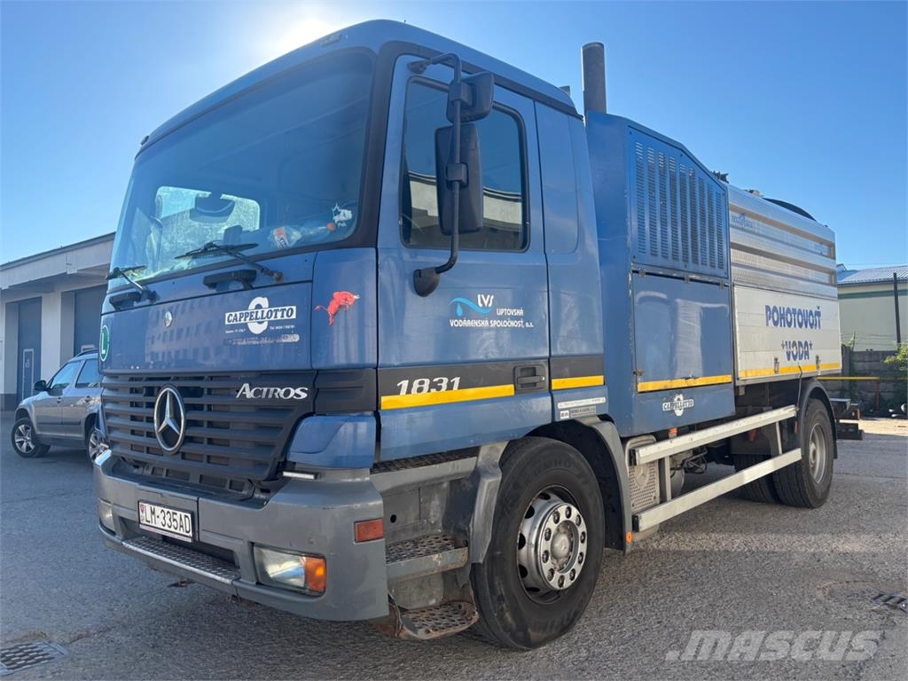 Mercedes-Benz ACTROS 1831 + CAPPELLOTO شاحنات بمقصورة وهيكل