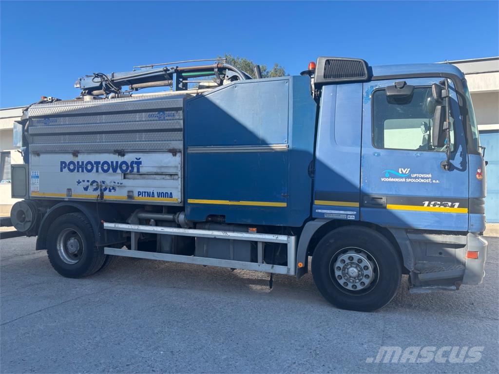 Mercedes-Benz ACTROS 1831 + CAPPELLOTO شاحنات بمقصورة وهيكل