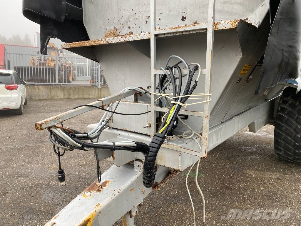  MDM  RE 813 Origine Française endommagé معدات فرد المواد المعدنية