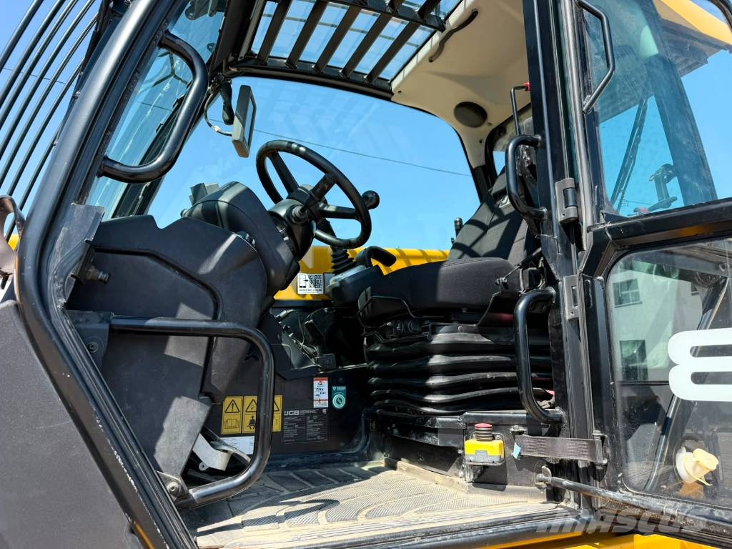 JCB 5.5-21 مناولات متداخلة