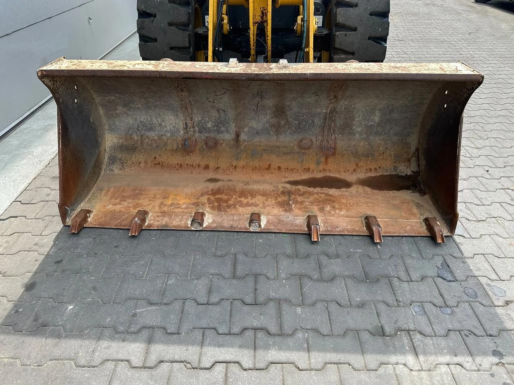 Komatsu WA80M-8 | A/C لوادر بعجل