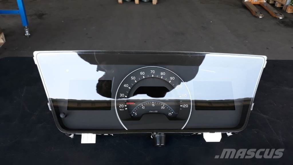 Volvo INSTRUMENT CLUSTER 22222030 Kabiinid
