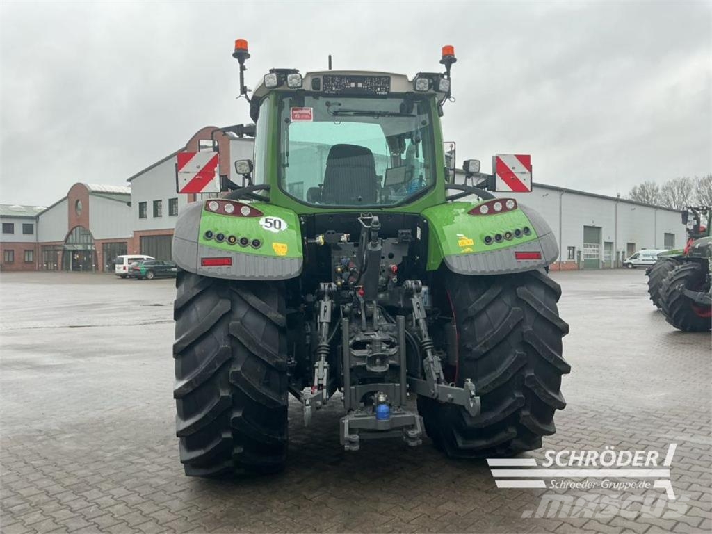 Fendt 724 VARIO S4 PROFI PLUS Трактори