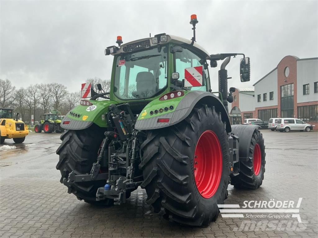 Fendt 724 VARIO S4 PROFI PLUS Трактори