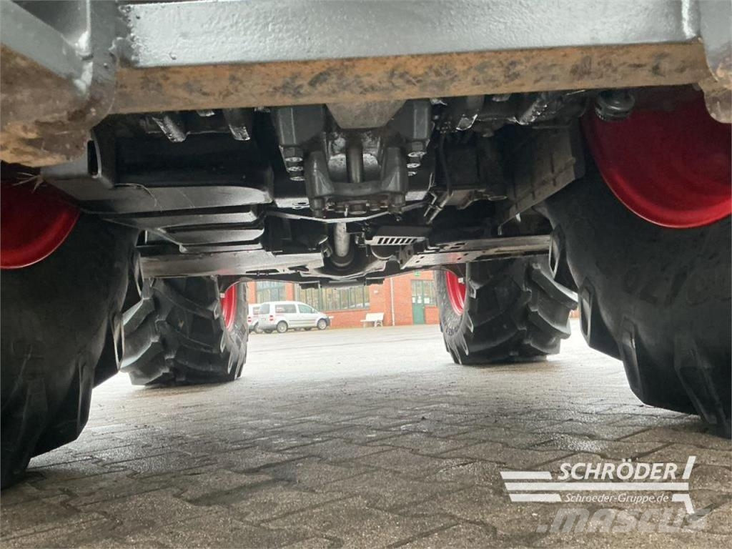 Fendt 724 VARIO S4 PROFI PLUS Трактори