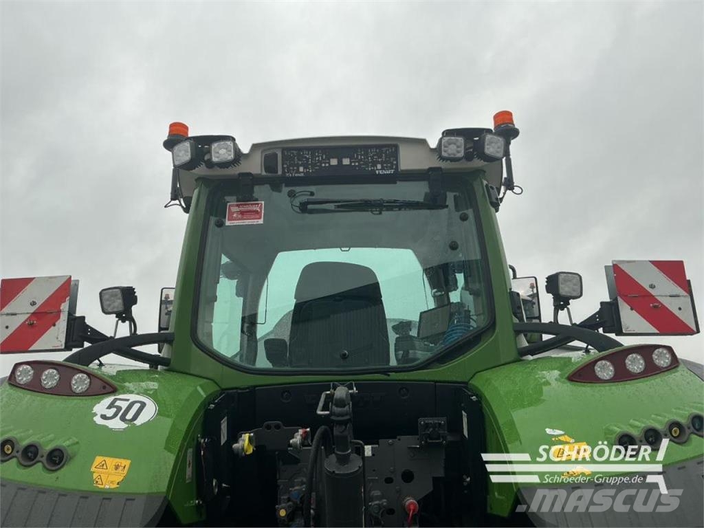 Fendt 724 VARIO S4 PROFI PLUS Трактори