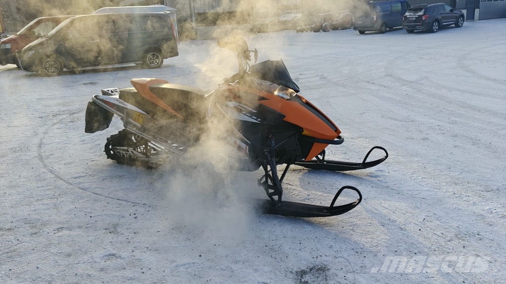 Arctic Cat 800 Sno Pro 794 مركبات عابرة البلاد
