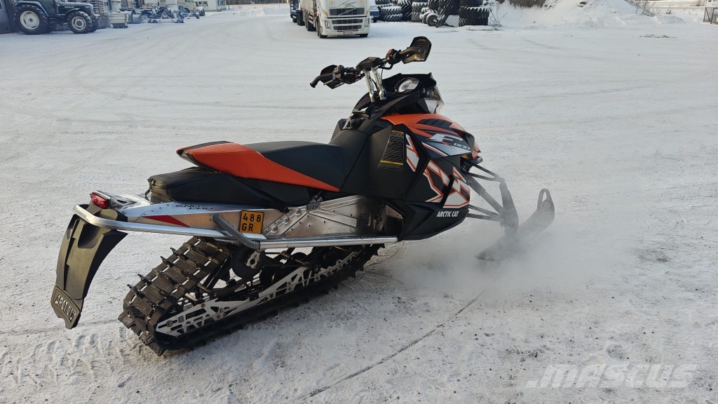 Arctic Cat 800 Sno Pro 794 مركبات عابرة البلاد
