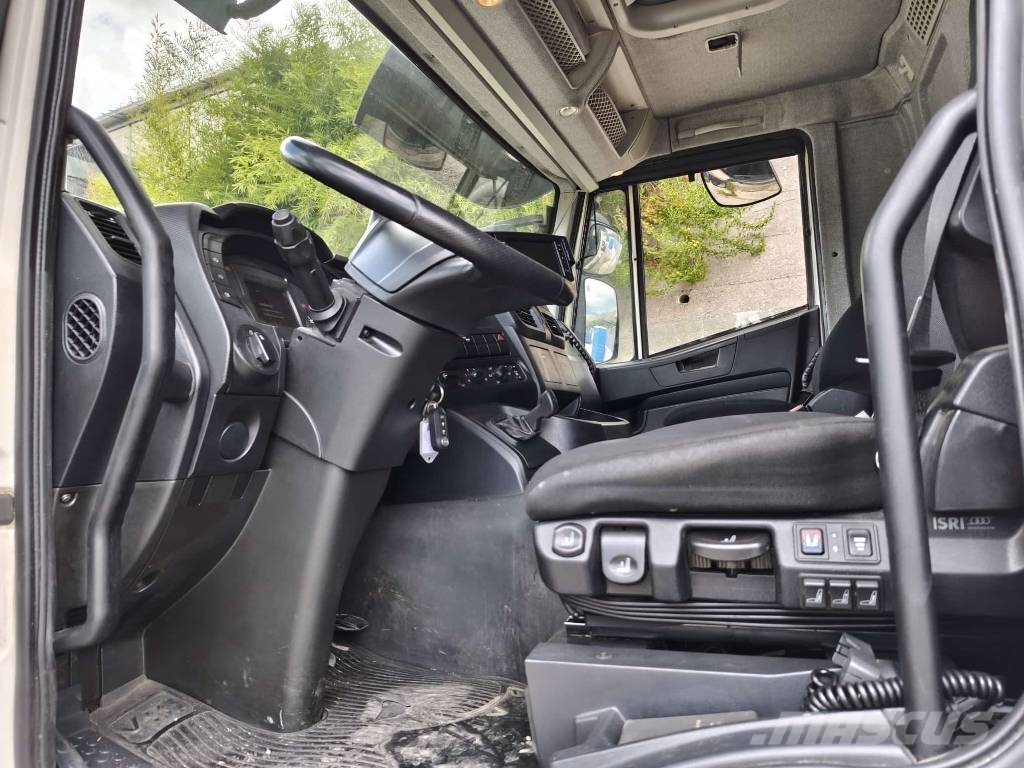 Iveco Stralis 260 S46 Vehicle transporters