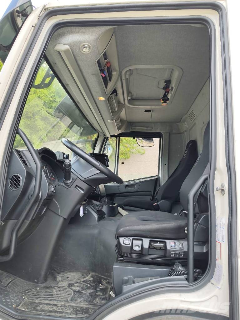 Iveco Stralis 260 S46 Vehicle transporters