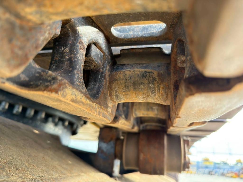 CAT 320D L Bageri guseničari