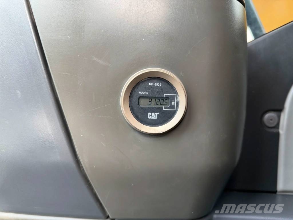 CAT 320D L Bageri guseničari